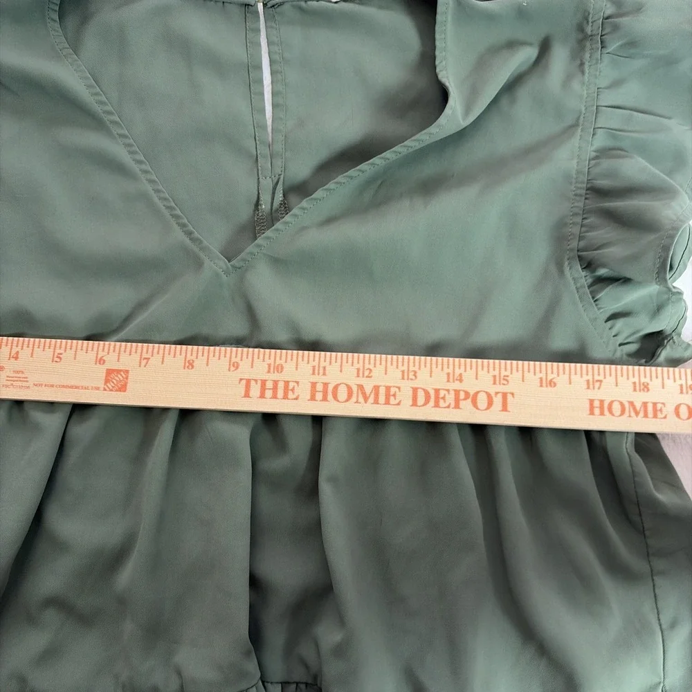 Entro Women's Green V-Neck‎ Dress Size Med Short Sleeve Flowy Boho Ruffles Lined